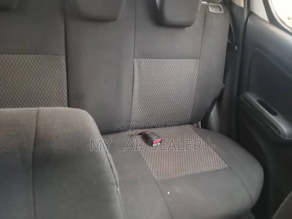 Suzuki Splash 2011 White