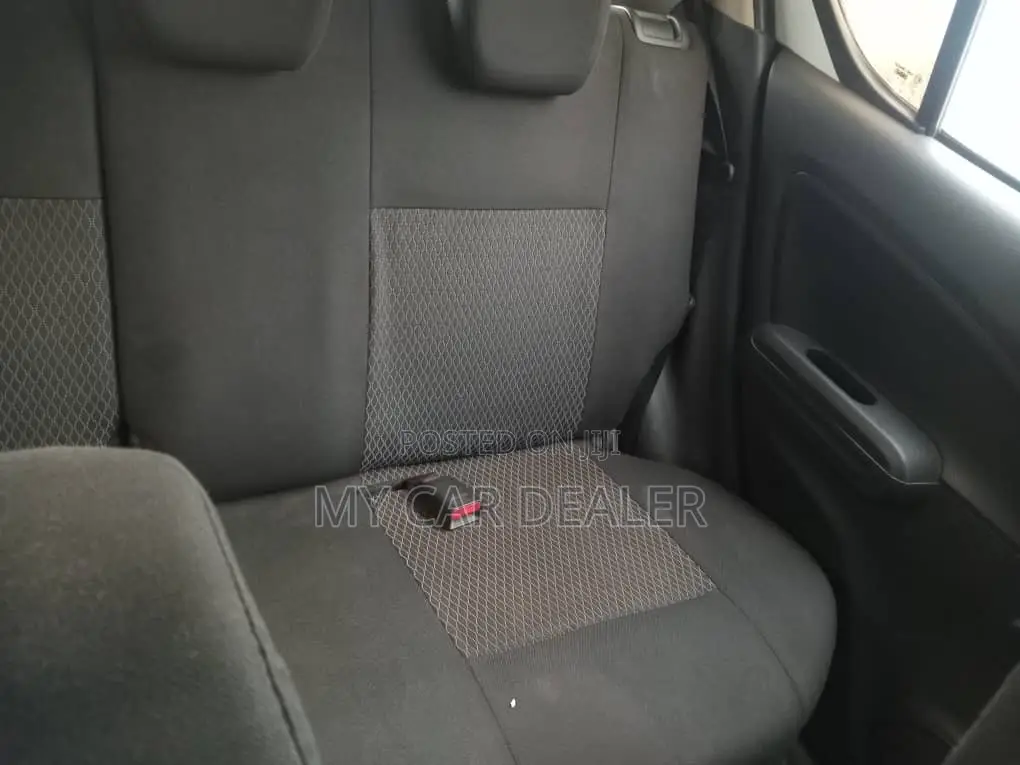 Suzuki Splash 2011 White