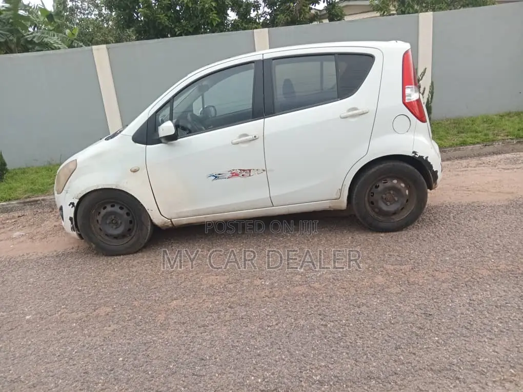Suzuki Splash 2011 White