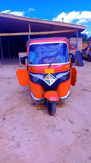 Bajaj RE 2025 Red