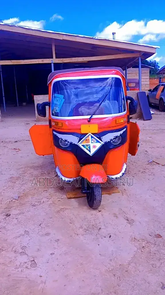 Bajaj RE 2025 Red