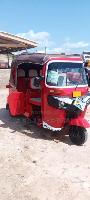 Bajaj RE 2025 Red
