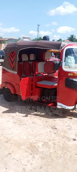 Bajaj RE 2025 Red
