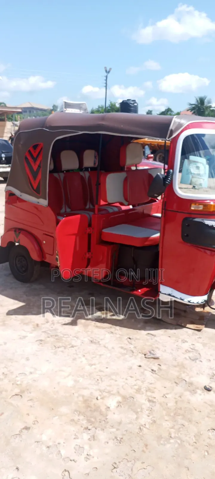 Bajaj RE 2025 Red