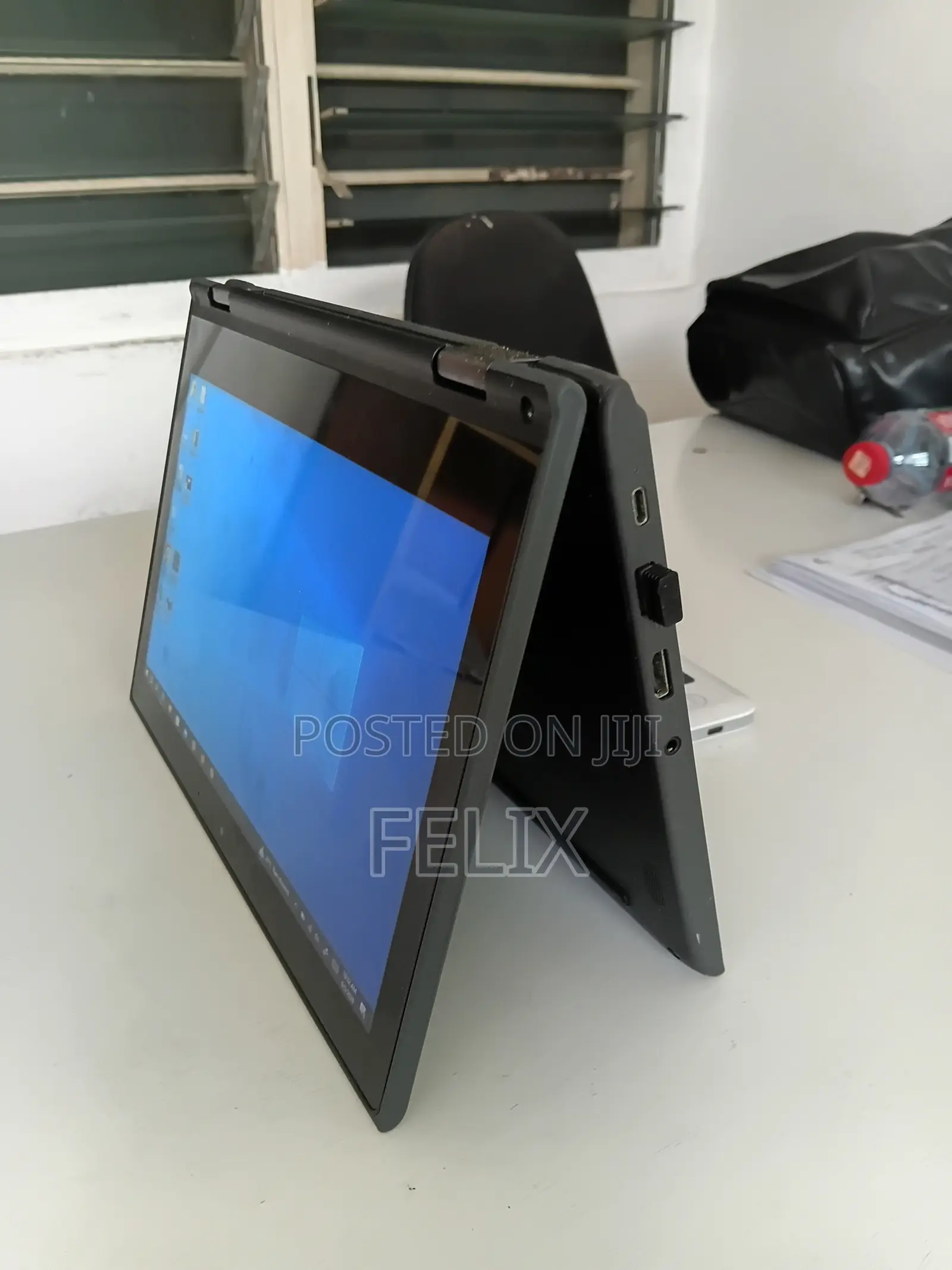 Laptop Lenovo 300e 8GB AMD SSD 128GB