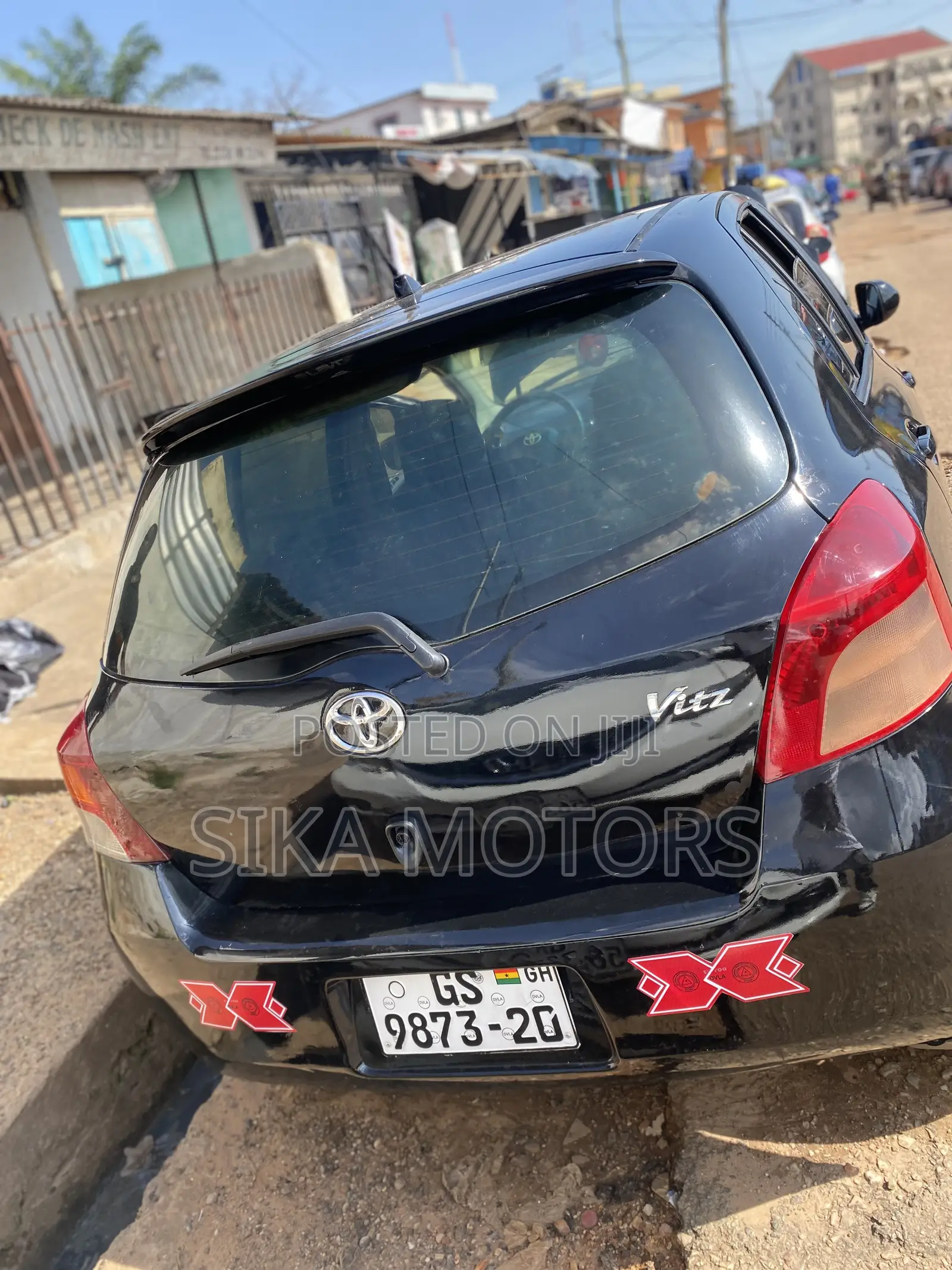 Toyota Vitz 2010 Black