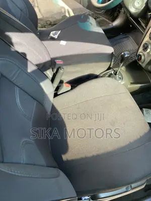 Toyota Vitz 2010 Black
