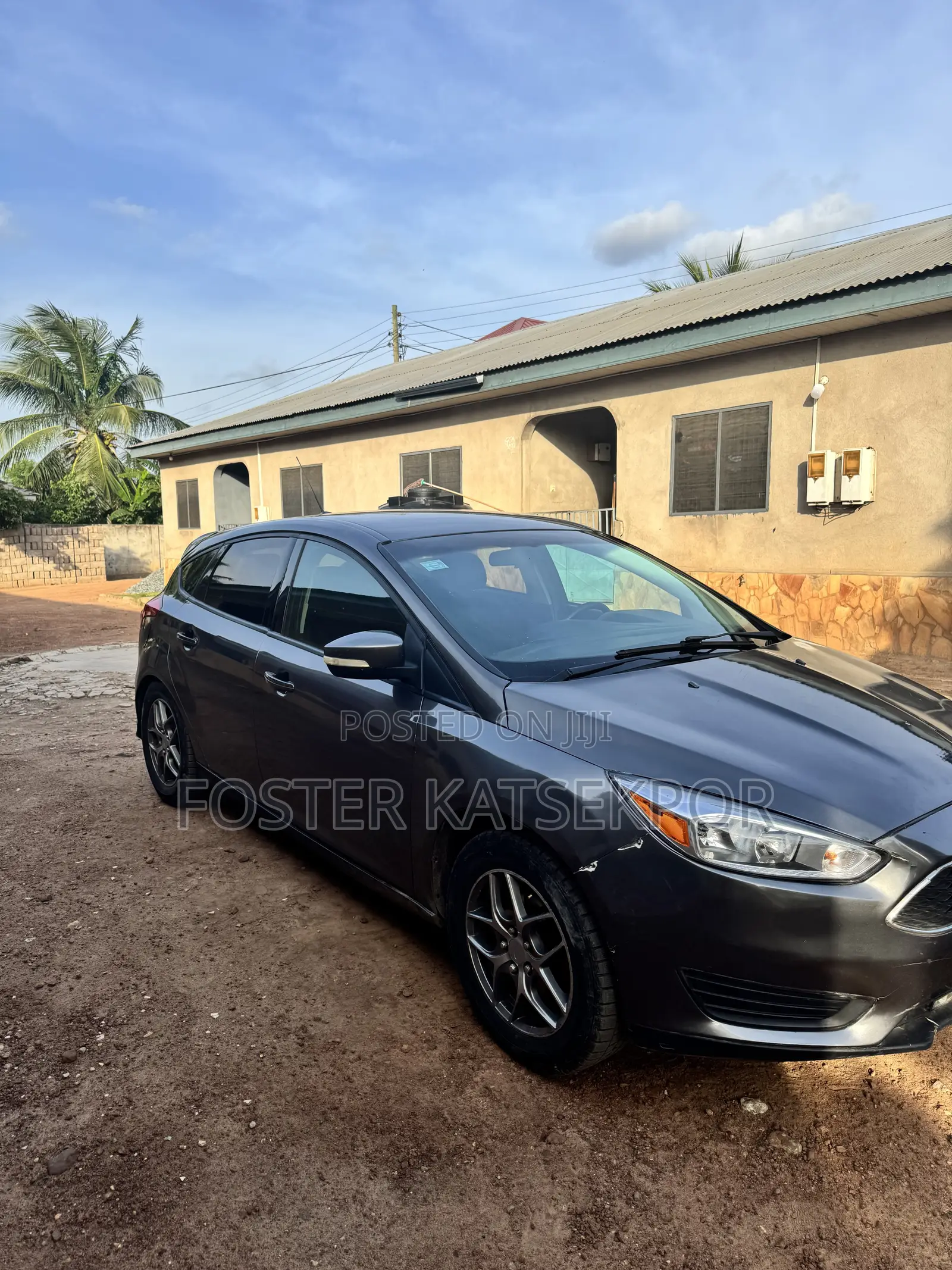 Ford Focus SE 4dr Hatchback (2.0L 4cyl 5M) 2015 Black