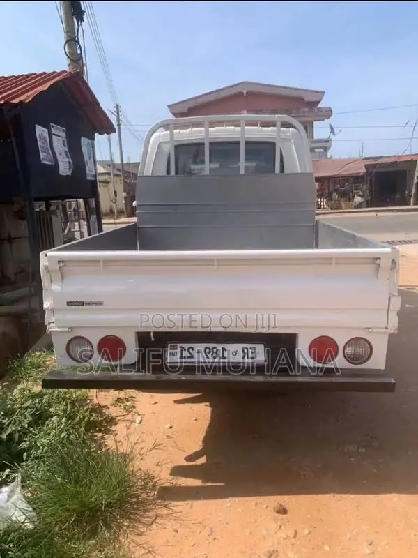 Kia Bong 3 2012 White