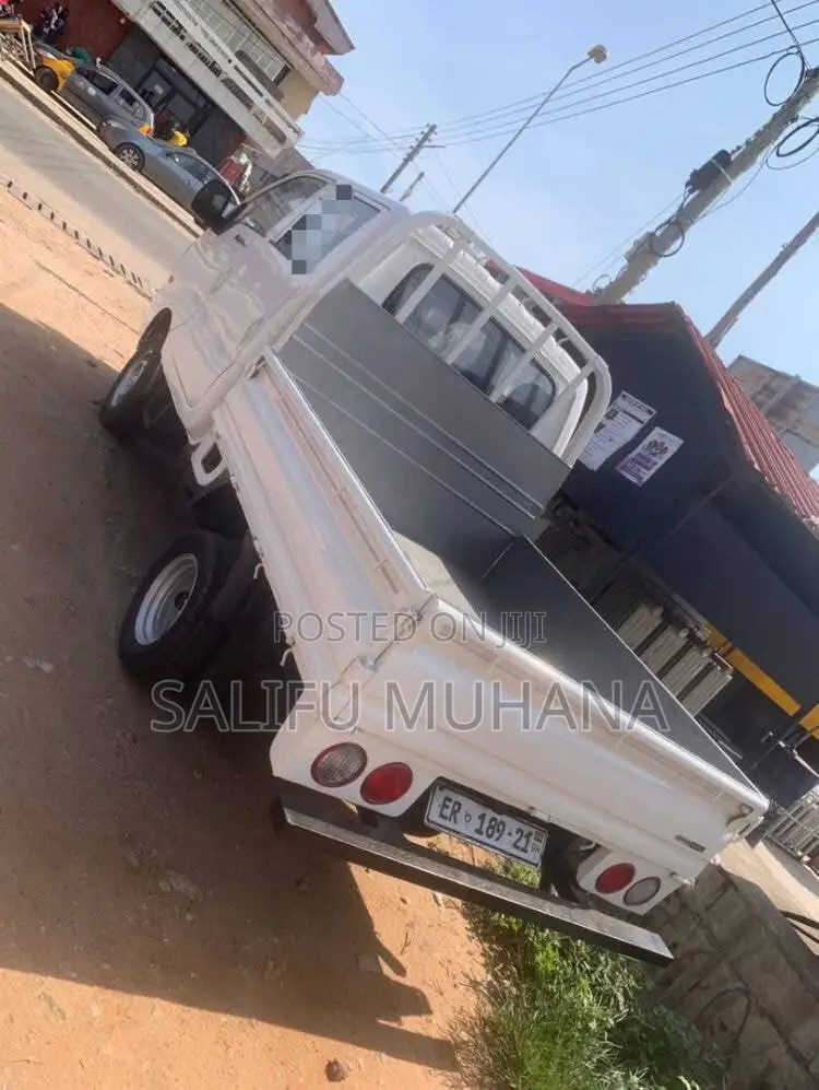 Kia Bong 3 2012 White