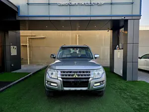 Mitsubishi Pajero 2022 Silver