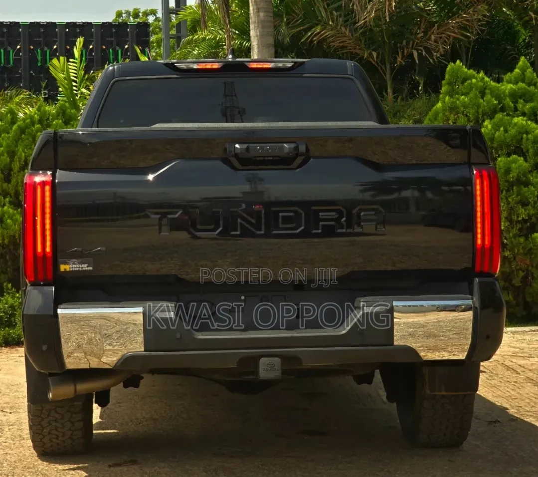 Toyota Tundra 2024 Black