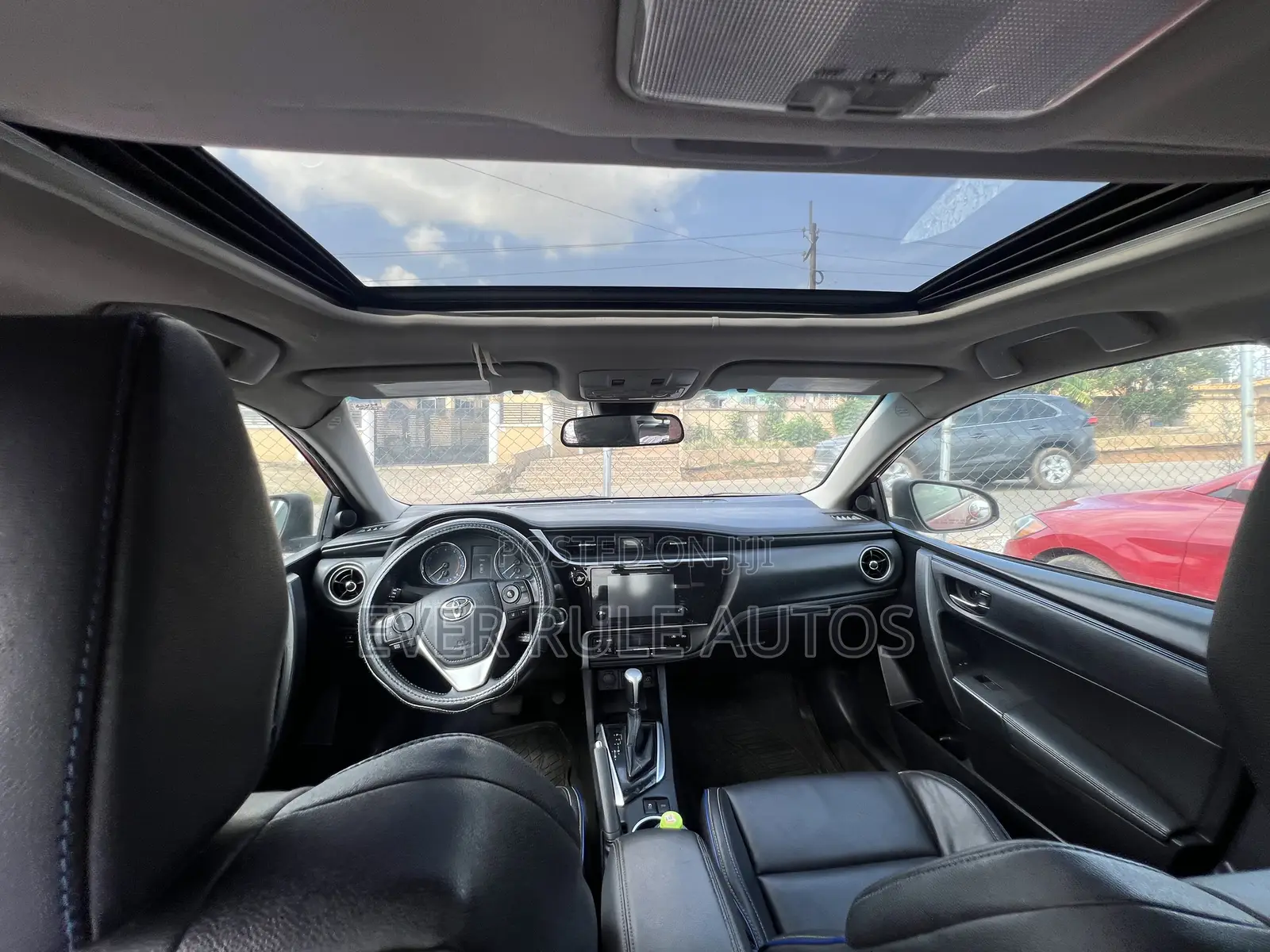 Toyota Corolla XSE (1.8L 4cyl 2A) 2018 Red