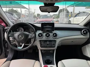 Mercedes-Benz GLA 250 2016 Silver