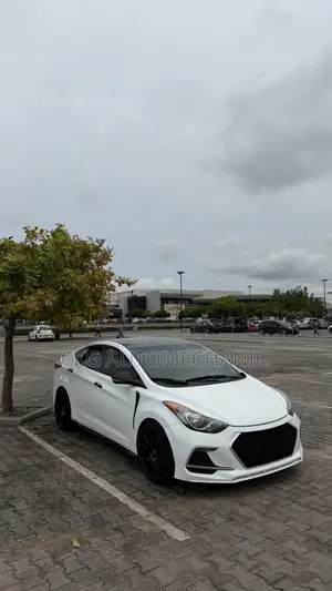 Hyundai Elantra Limited Sedan FWD (1.8L 4cyl 6A) 2013 White