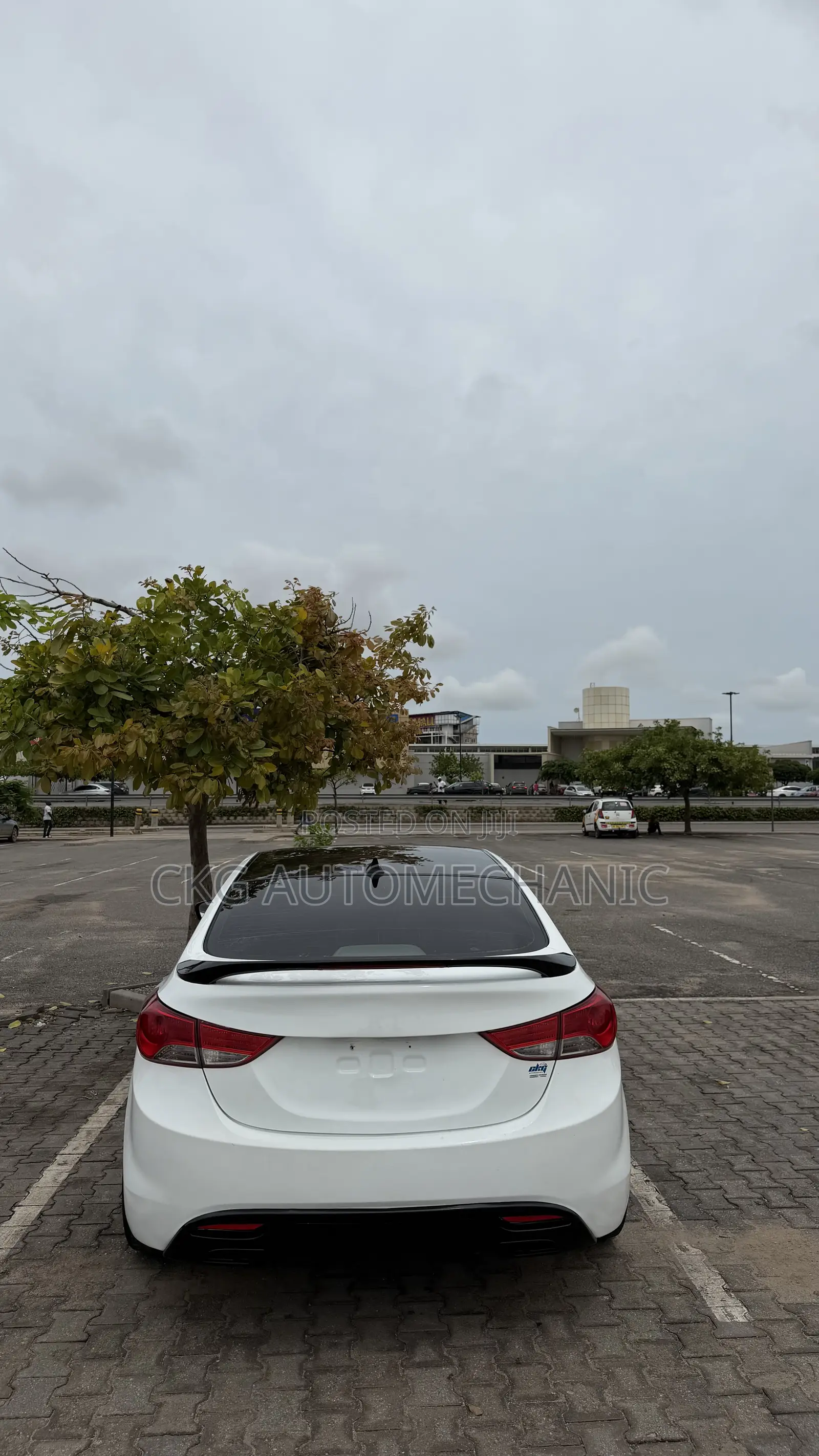 Hyundai Elantra Limited Sedan FWD (1.8L 4cyl 6A) 2013 White