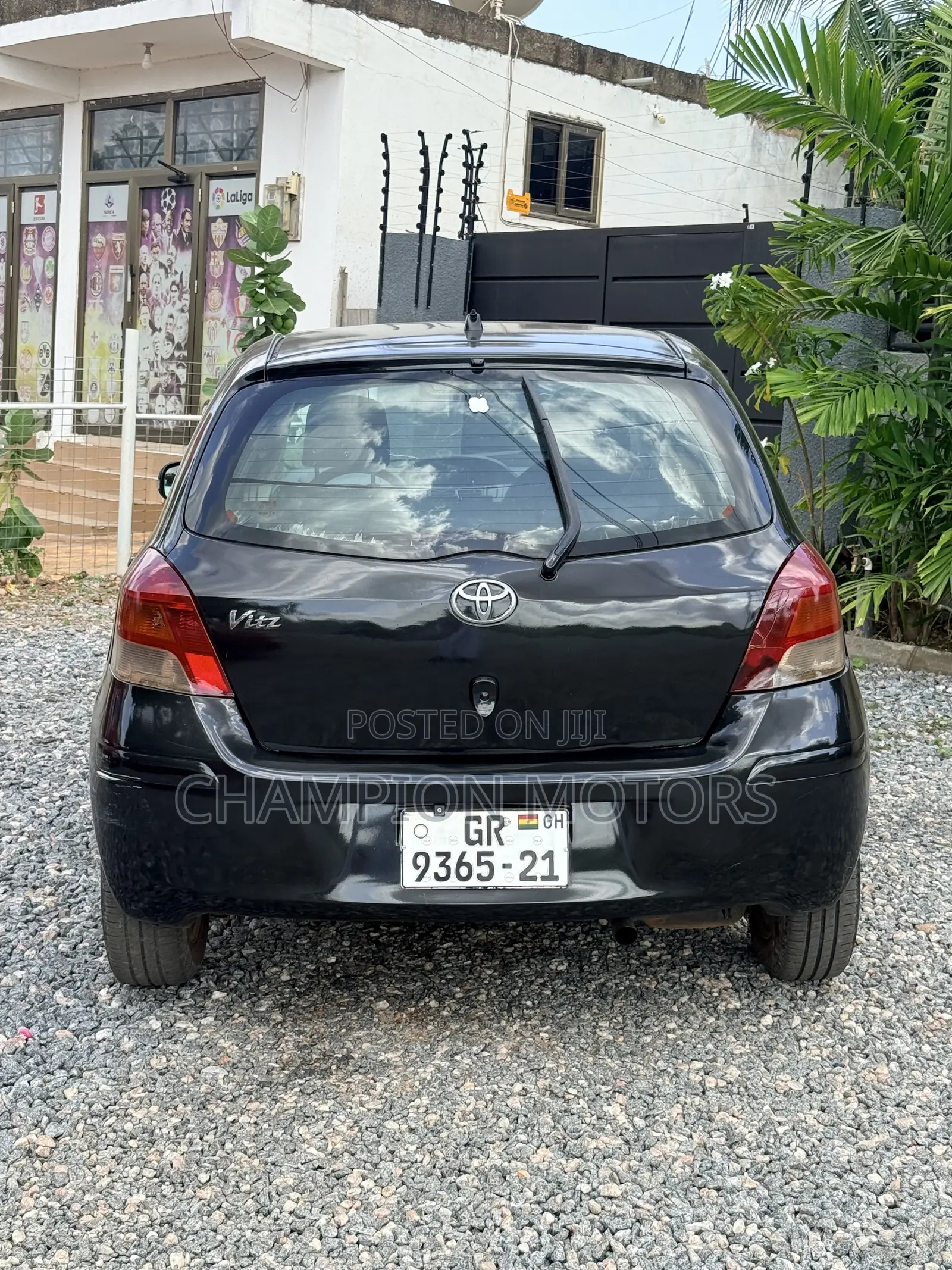 Toyota Vitz 2010 Black