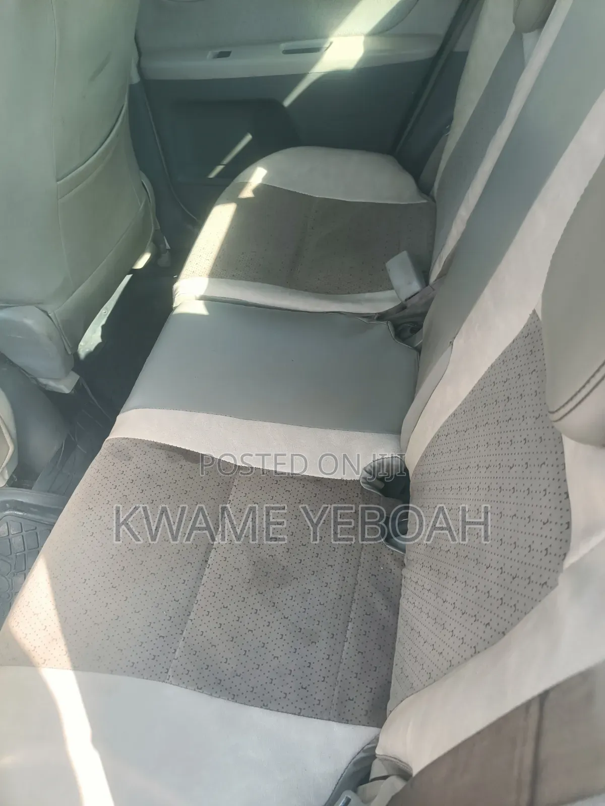 Toyota Vitz 1.0 FWD 3dr 2010 Brown