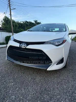 Toyota Corolla LE 2020 White