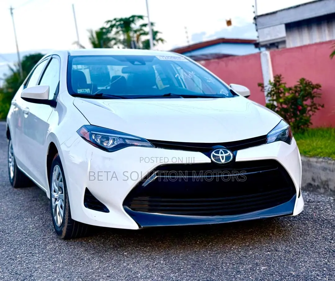Toyota Corolla LE 2020 White