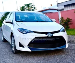 Toyota Corolla LE 2020 White