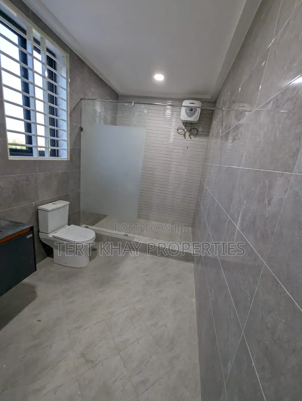 4bdrm House in Cfc Estate, The Mall for sale