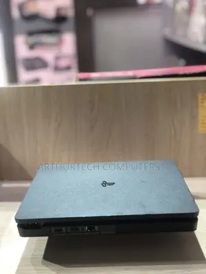 Playstation 4 Slim