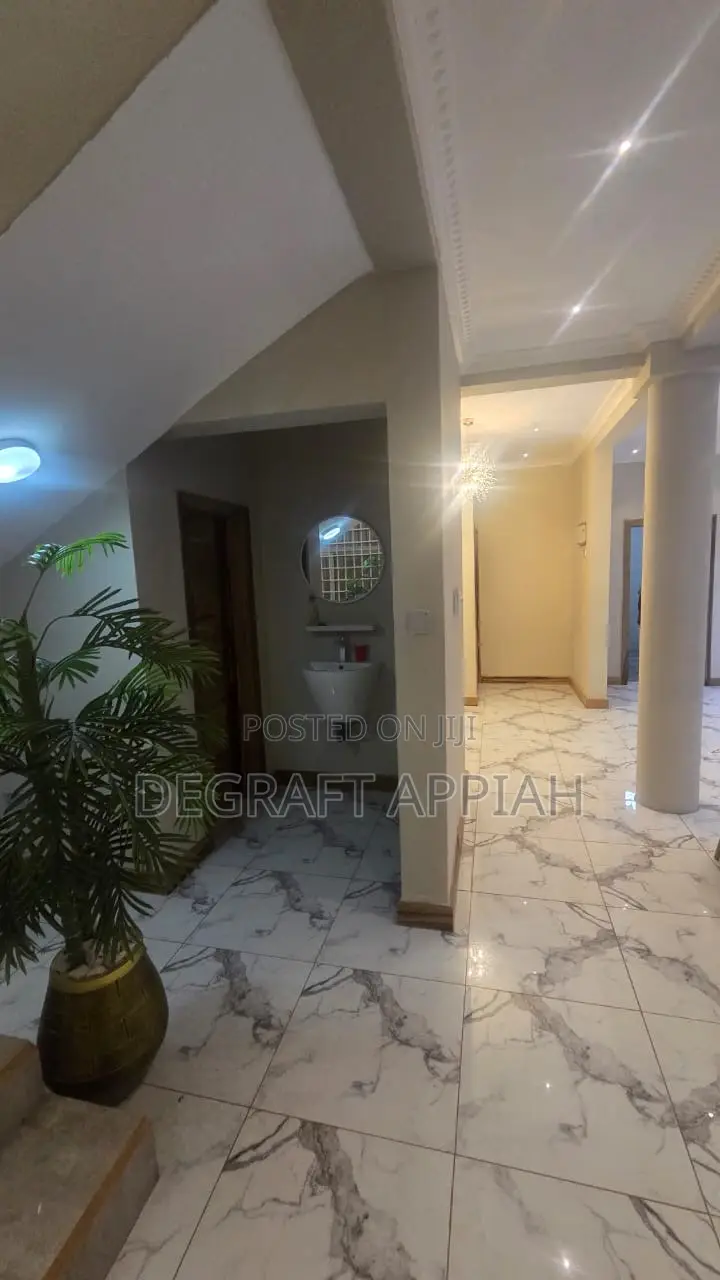 4bdrm House in Tech Kwamo, Kumasi Metropolitan for sale