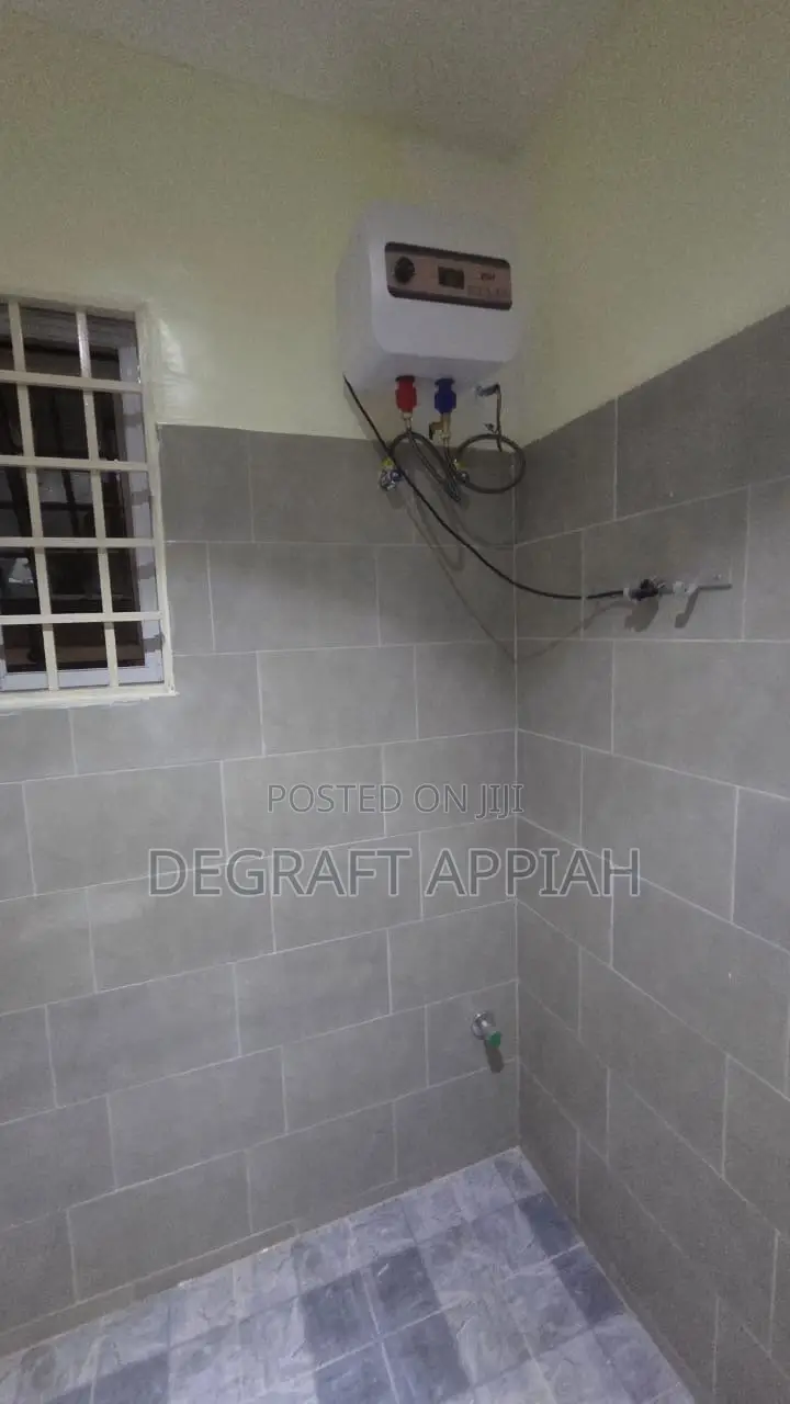 4bdrm House in Tech Kwamo, Kumasi Metropolitan for sale