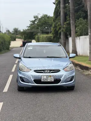 Hyundai Accent SE 4dr Hatchback (1.6L 4cyl 6M) 2014 Blue