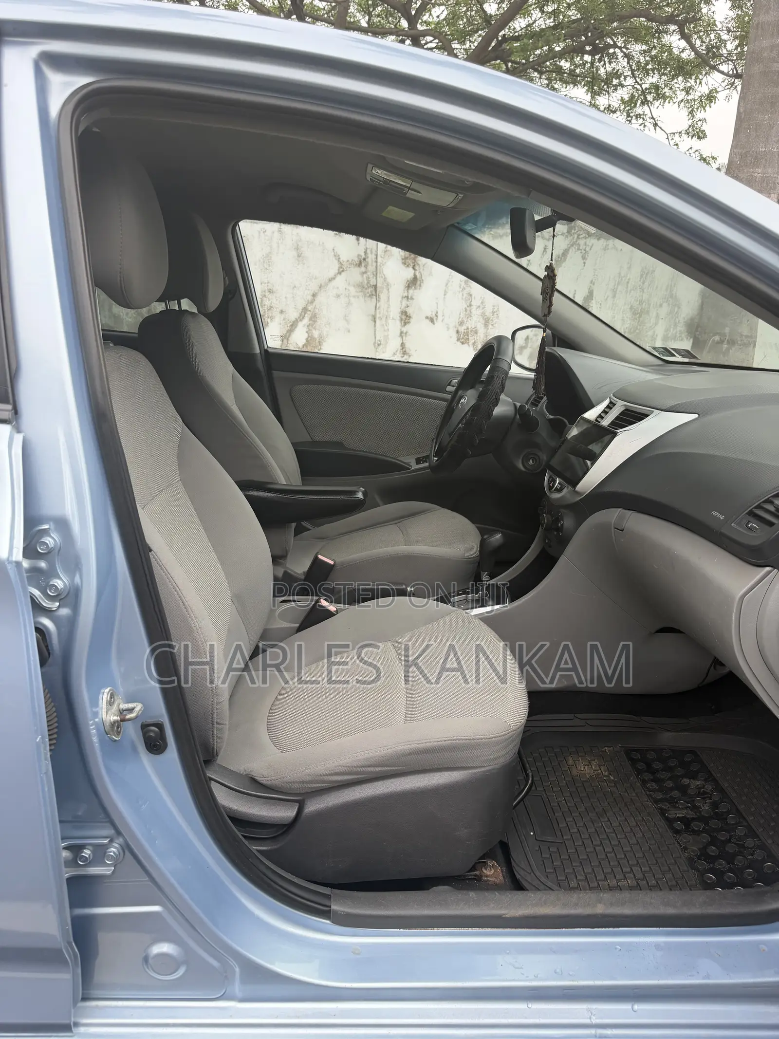 Hyundai Accent SE 4dr Hatchback (1.6L 4cyl 6M) 2014 Blue
