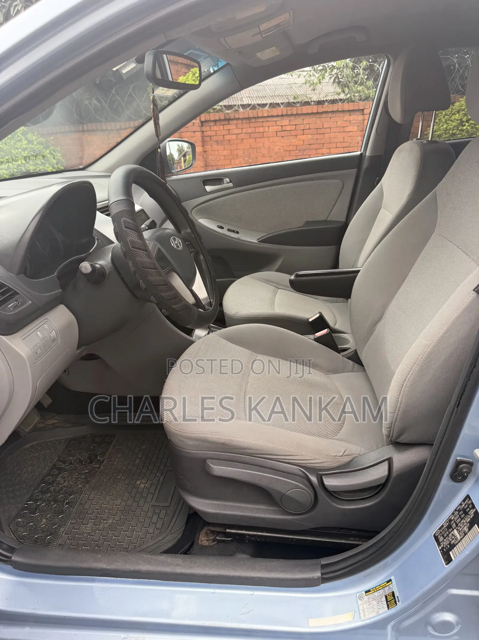 Hyundai Accent SE 4dr Hatchback (1.6L 4cyl 6M) 2014 Blue