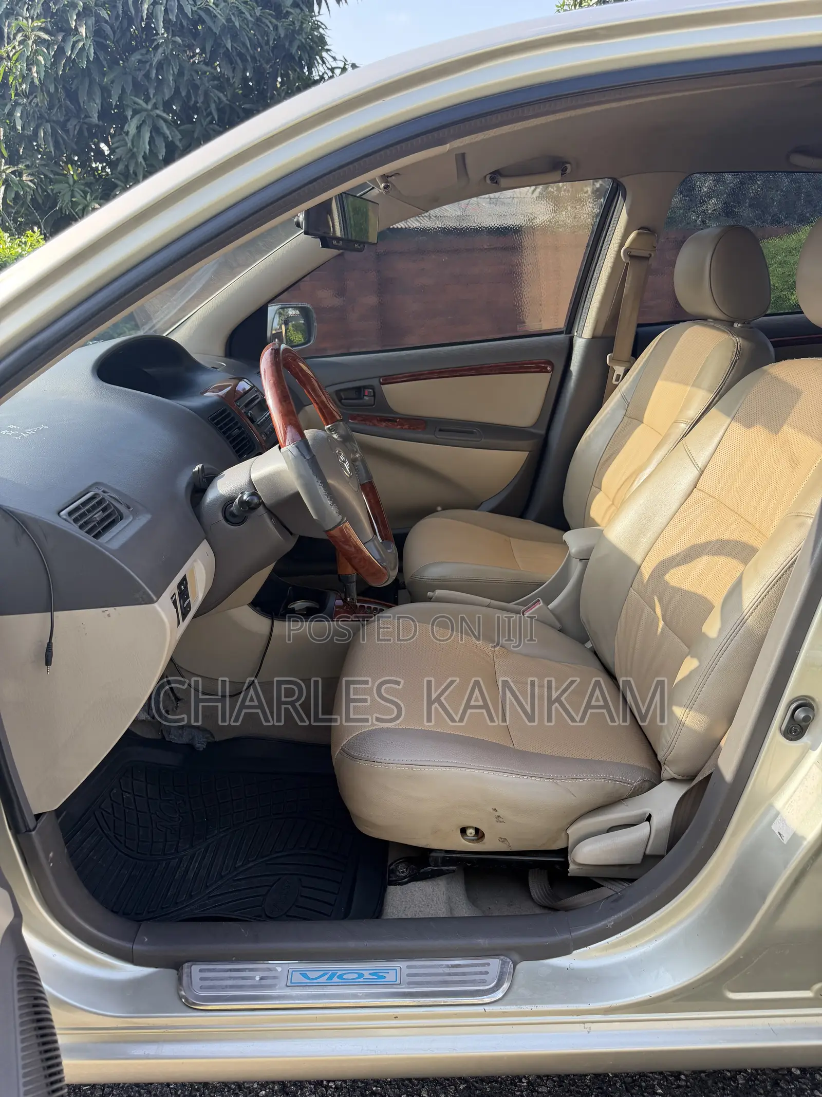 Toyota Vios 2010 Yellow