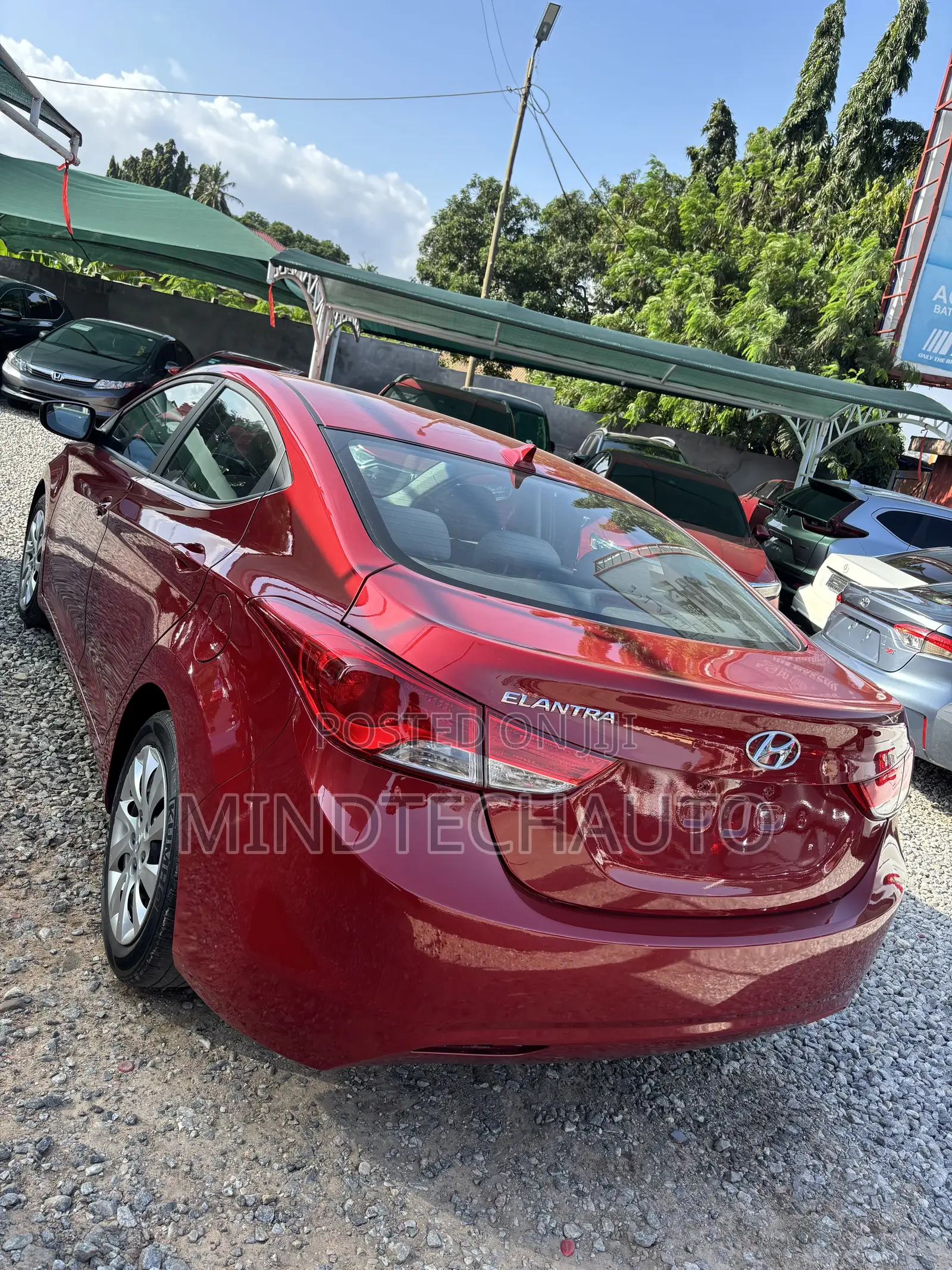 Hyundai Elantra Limited Sedan FWD (1.8L 4cyl 6A) 2013 Red