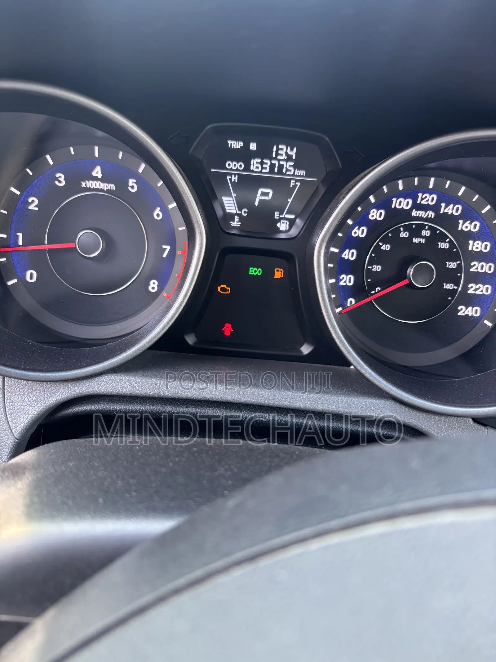 Hyundai Elantra Limited Sedan FWD (1.8L 4cyl 6A) 2013 Red