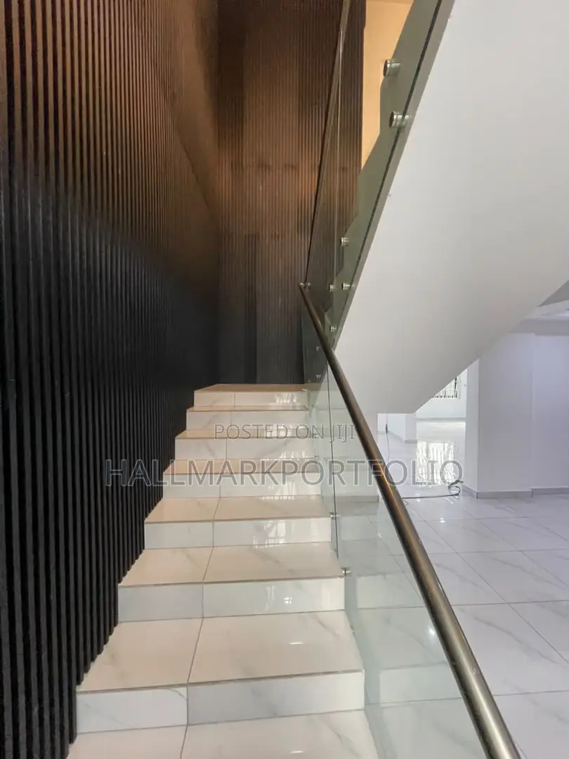 5bdrm House in Labone for rent