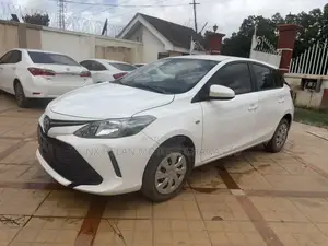 Toyota Yaris 2017 White