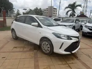 Toyota Yaris 2017 White