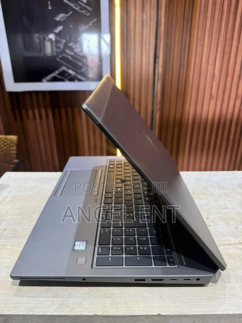Laptop HP ZBook 14u G6 16GB Intel Core i7 HDD+SSD 700GB