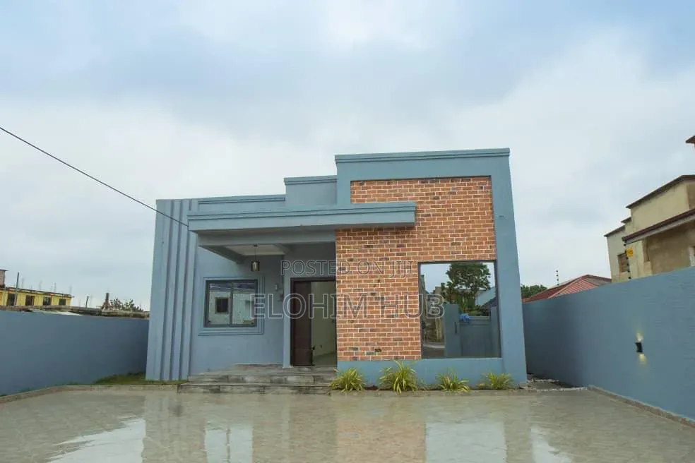 4bdrm House in Oyarifa, Accra Metropolitan for sale