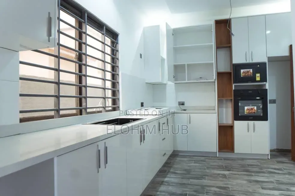 4bdrm House in Oyarifa, Accra Metropolitan for sale
