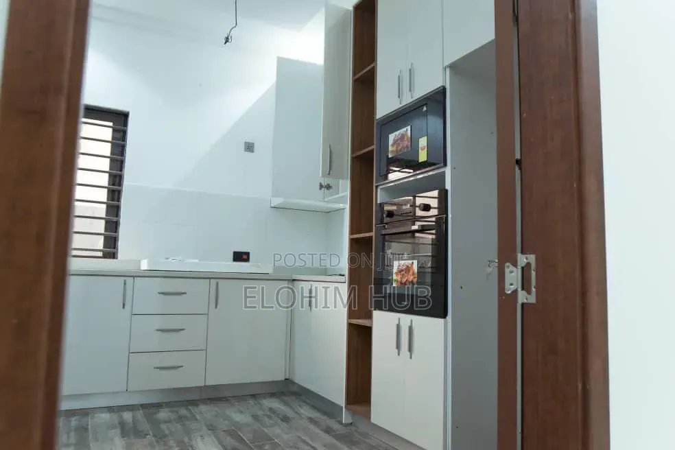4bdrm House in Oyarifa, Accra Metropolitan for sale