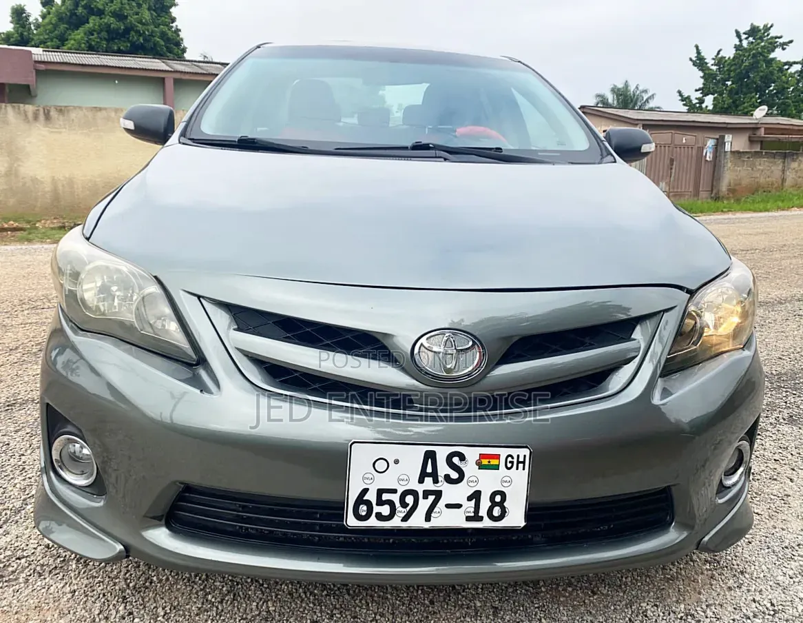 Toyota Corolla 2011 Gray