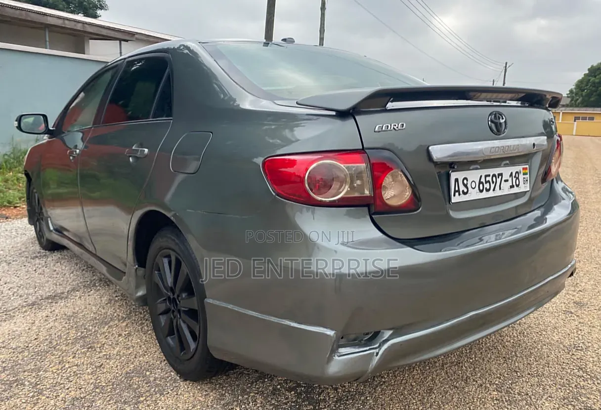 Toyota Corolla 2011 Gray
