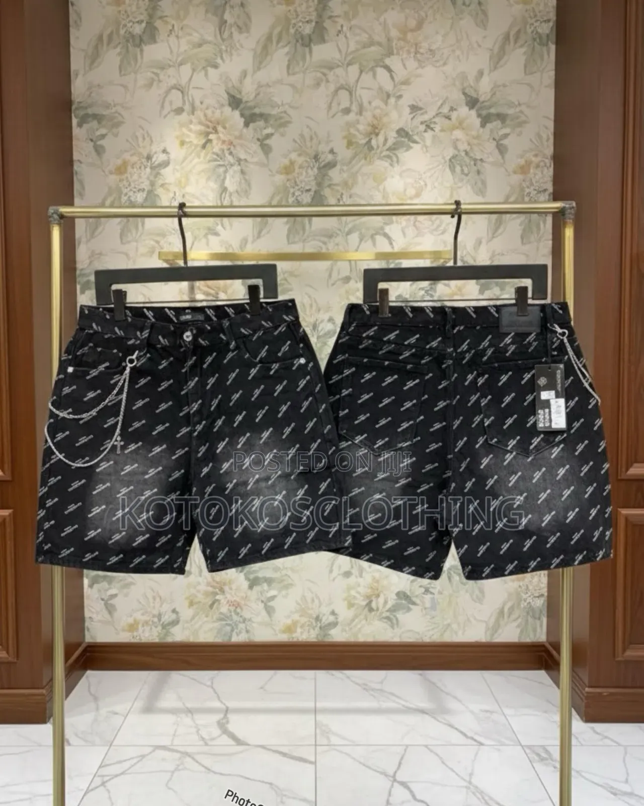 Urban Graphic Chain Denim Short With Chain