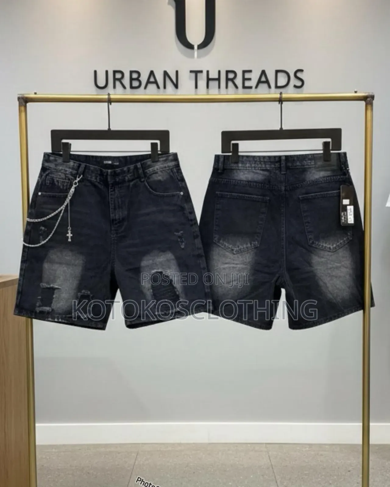 Urban Graphic Chain Denim Short With Chain