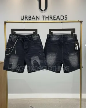 Urban Graphic Chain Denim Short With Chain