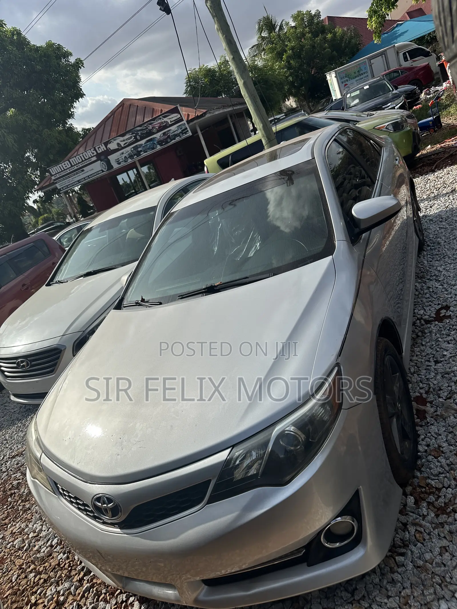 Toyota Camry LE 4dr Sedan (2.5L 4cyl 6A) 2013 Silver