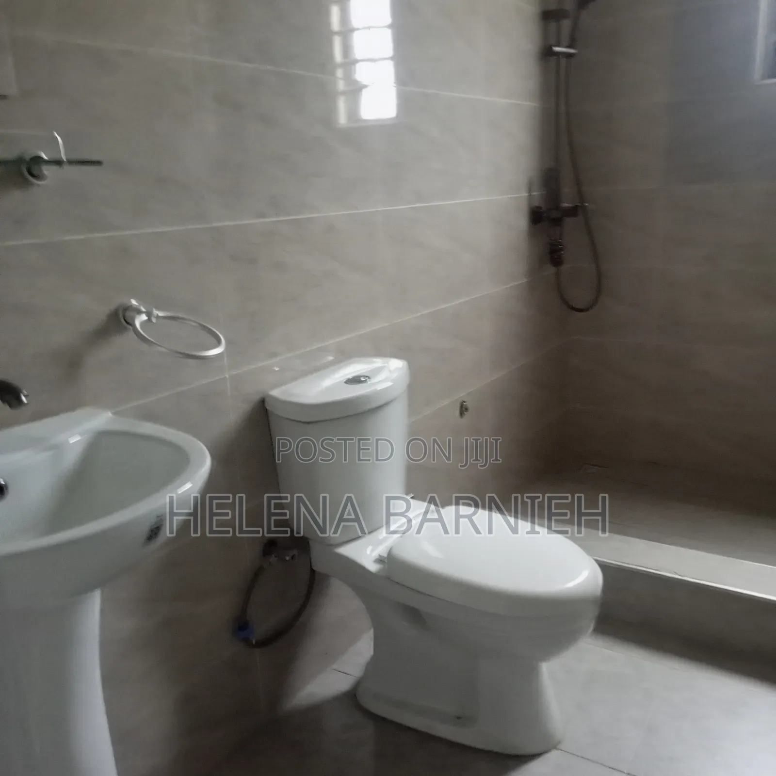 2bdrm Apartment in Helena Estate Agency, Overhead for rent