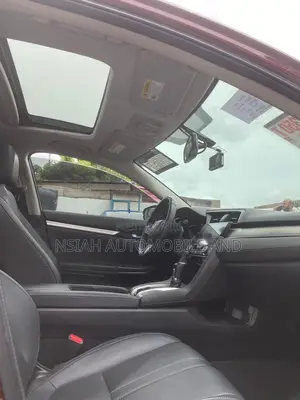 Honda Civic 2018 Red